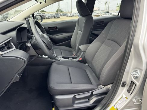 Used 2025 Toyota Corolla LE FWD image 25