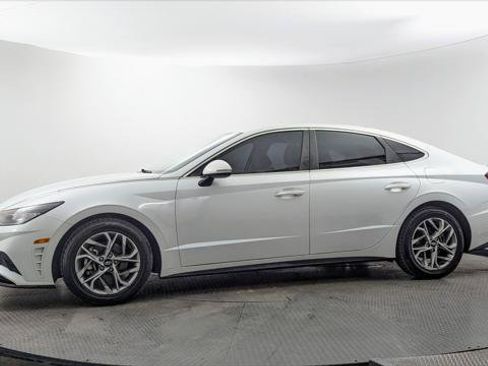 Used 2020 Hyundai Sonata SEL w/ Convenience Package FWD image 3