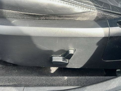 Used 2011 Chrysler 200 Limited FWD image 17
