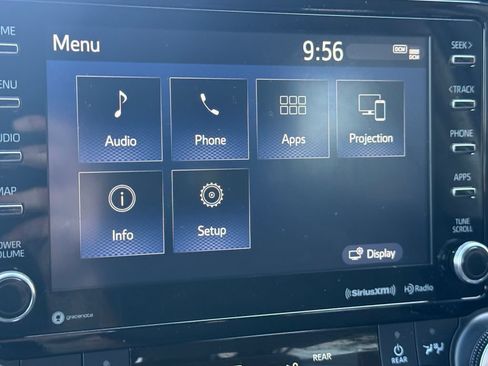 Used 2021 Toyota Highlander LE AWD/4WD image 30