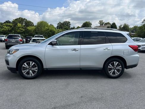 Used 2017 Nissan Pathfinder SV FWD image 12