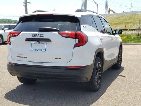 Used 2021 GMC Terrain SLE w/ Driver Convenience Package AWD/4WD image 3