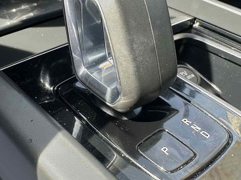 Used 2023 Volvo XC60 B5 Core image 21