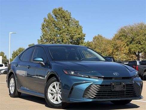 Used 2026 Toyota Camry LE image 2