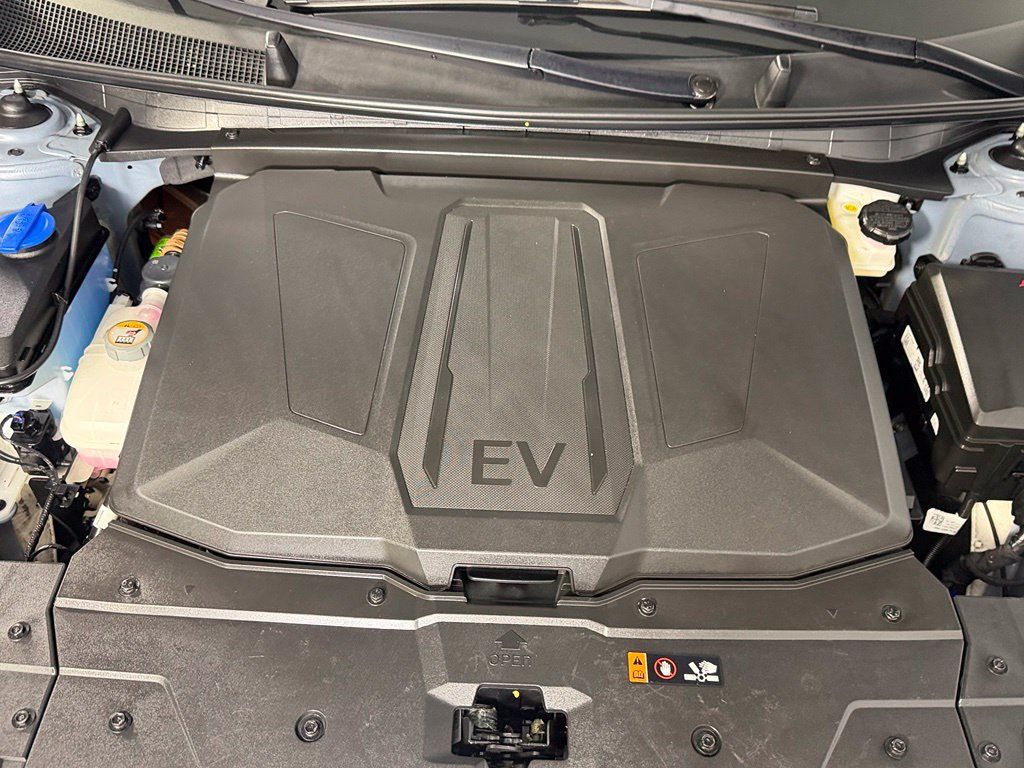 Used 2025 Hyundai Ioniq 5 Limited AWD/4WD image 22