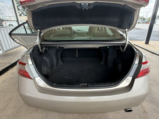 Used 2009 Toyota Camry FWD image 12
