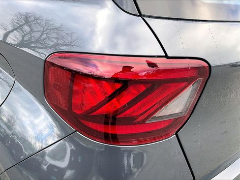 Used 2024 Hyundai Venue Limited image 29