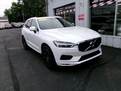 Used 2021 Volvo XC60 T5 Momentum w/ Premium Package