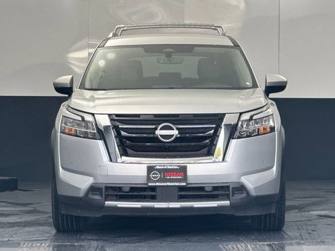 Used 2024 Nissan Pathfinder SL image 8