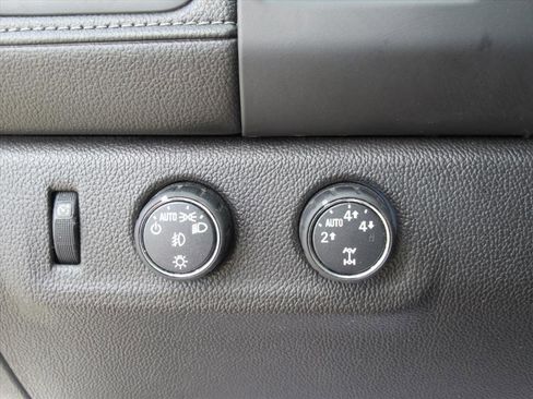 Used 2015 GMC Canyon SLT image 19