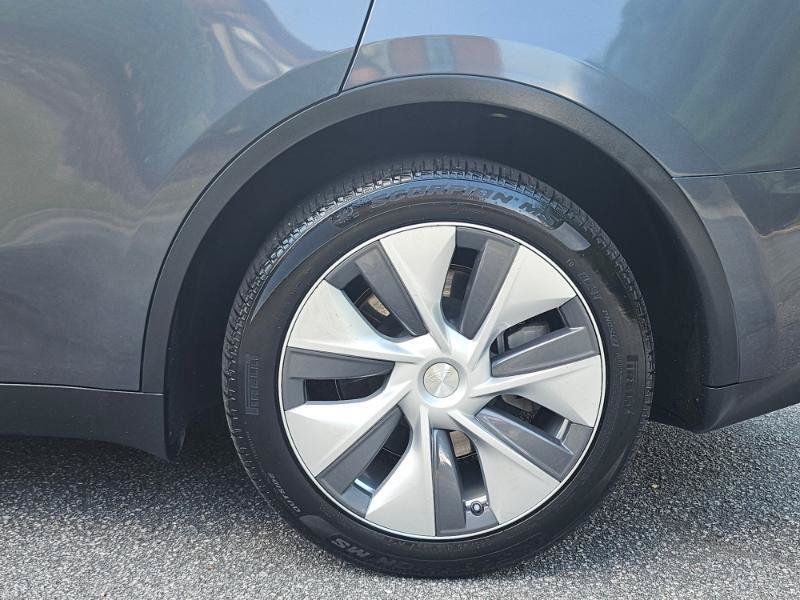 Used 2023 Tesla Model Y Long Range AWD/4WD image 19