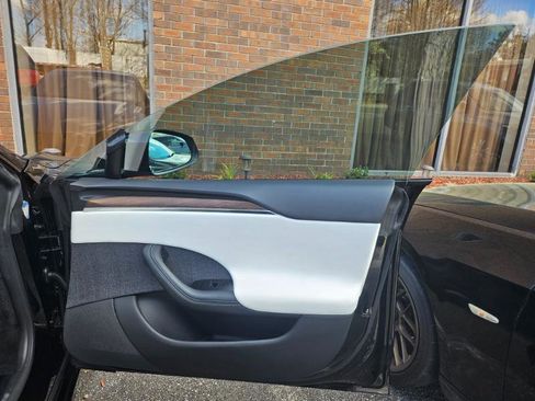 Used 2022 Tesla Model S AWD image 61