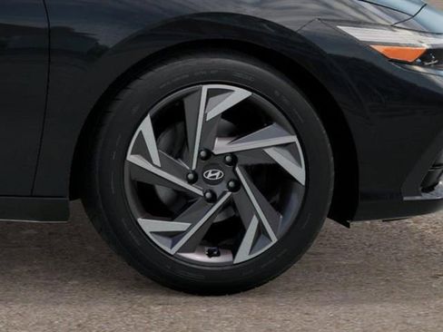 New 2026 Hyundai Elantra Limited FWD image 8