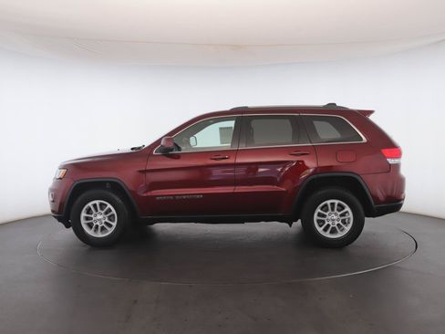 Used 2019 Jeep Grand Cherokee Laredo AWD/4WD image 18