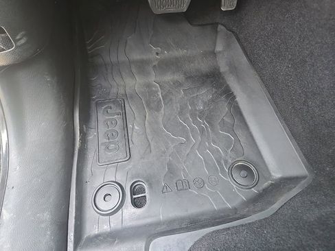 Used 2021 Jeep Gladiator Sport AWD/4WD image 15