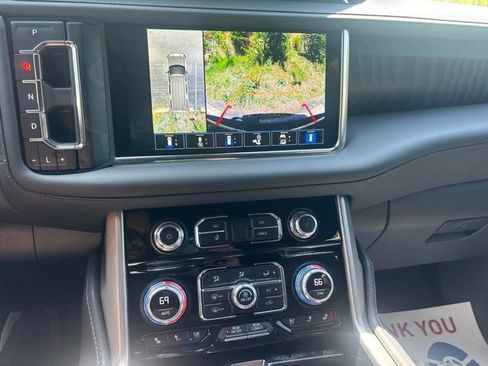Used 2024 GMC Yukon Denali AWD/4WD image 14