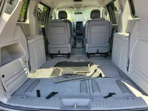 Used 2010 Dodge Grand Caravan SE w/ Popular Equipment Group FWD image 9