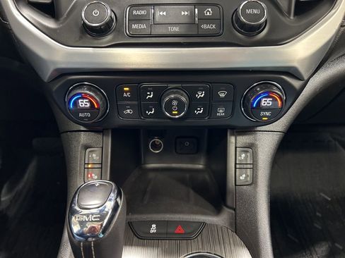 Used 2019 GMC Acadia SLT image 19