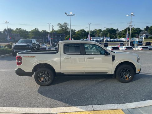 Used 2024 Ford Maverick Tremor w/ Tremor Off-Road Package AWD/4WD image 6
