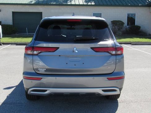 Used 2024 Mitsubishi Outlander SE image 5