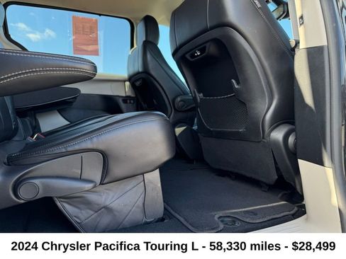 Used 2024 Chrysler Pacifica Touring-L image 28