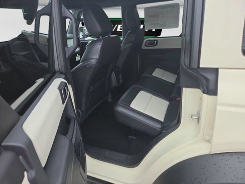 New 2026 Ford Bronco Outer Banks w/ Sasquatch Package AWD/4WD image 9