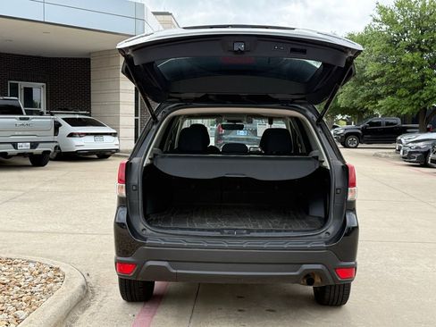 Used 2020 Subaru Forester Premium image 5
