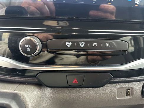 Used 2024 Ford Transit 350 XLT image 18