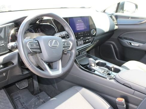 Certified 2025 Lexus NX 250 FWD w/ Accessory Package (Z1) image 12