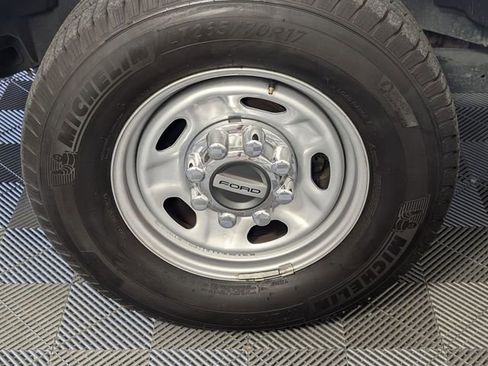 Used 2022 Ford F250 XL w/ Power Equipment Group image 8