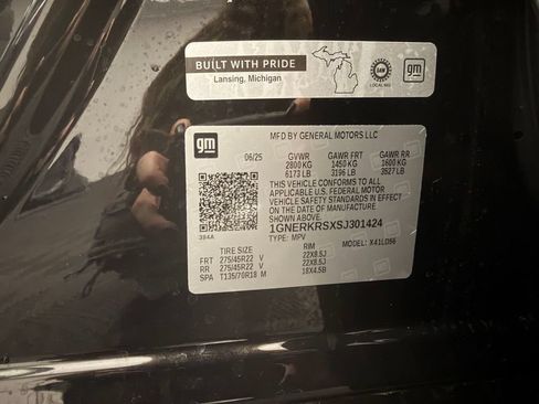 Used 2025 Chevrolet Traverse High Country FWD image 17