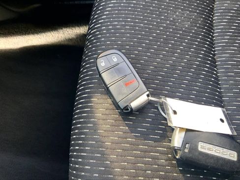 Used 2016 Dodge Journey SE w/ Flexible Seating Group image 15