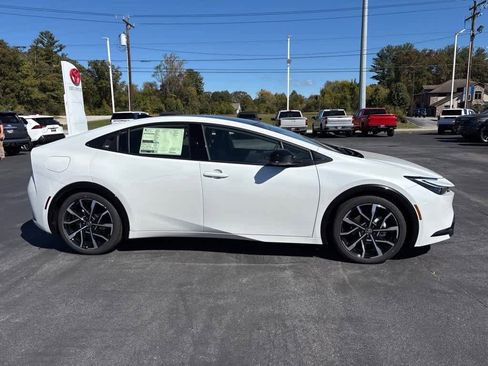 New 2026 Toyota Prius Plug-In Hybrid image 2