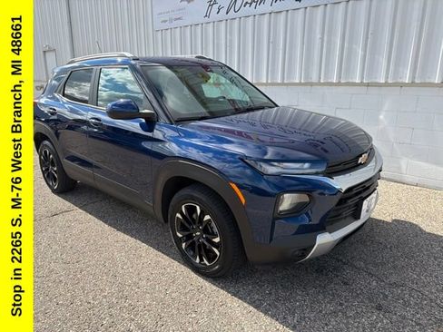 Used 2023 Chevrolet TrailBlazer LT AWD/4WD image 7