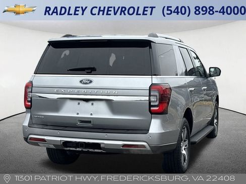 Used 2024 Ford Expedition Limited image 5