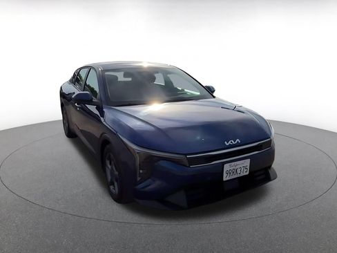 Used 2025 Kia K4 FWD image 3