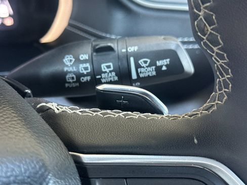 Used 2023 Jeep Grand Cherokee Limited RWD image 31