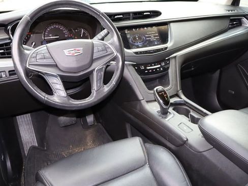 Used 2019 Cadillac XT5 Luxury image 5