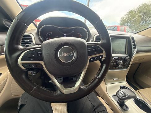 Used 2015 Jeep Grand Cherokee Overland w/ Advanced Technology Group AWD/4WD image 27