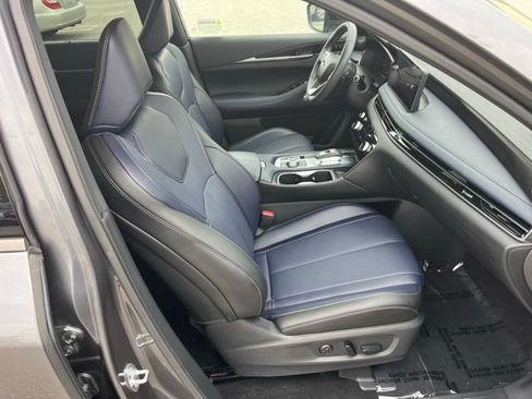 Certified 2026 INFINITI QX60 Sport w/ Dark Cargo Package AWD/4WD image 8