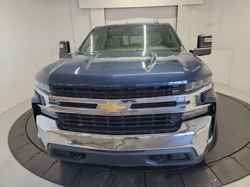 Used 2021 Chevrolet Silverado 1500 LT w/ Convenience Package II AWD/4WD image 2