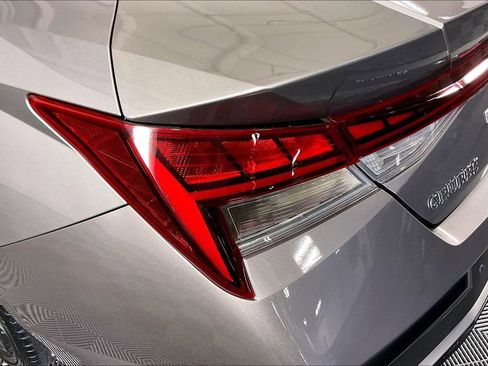 Used 2024 Hyundai Elantra Limited image 41