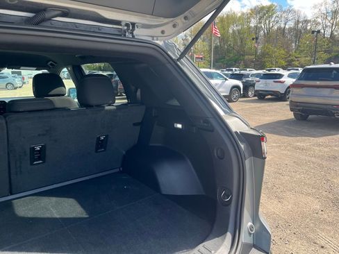 Used 2025 Chevrolet Equinox LT FWD image 11