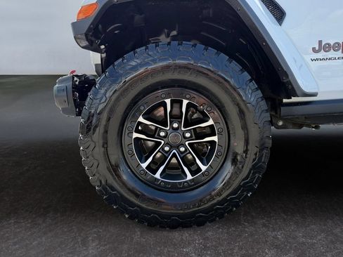 Used 2024 Jeep Wrangler Unlimited Rubicon AWD/4WD image 9