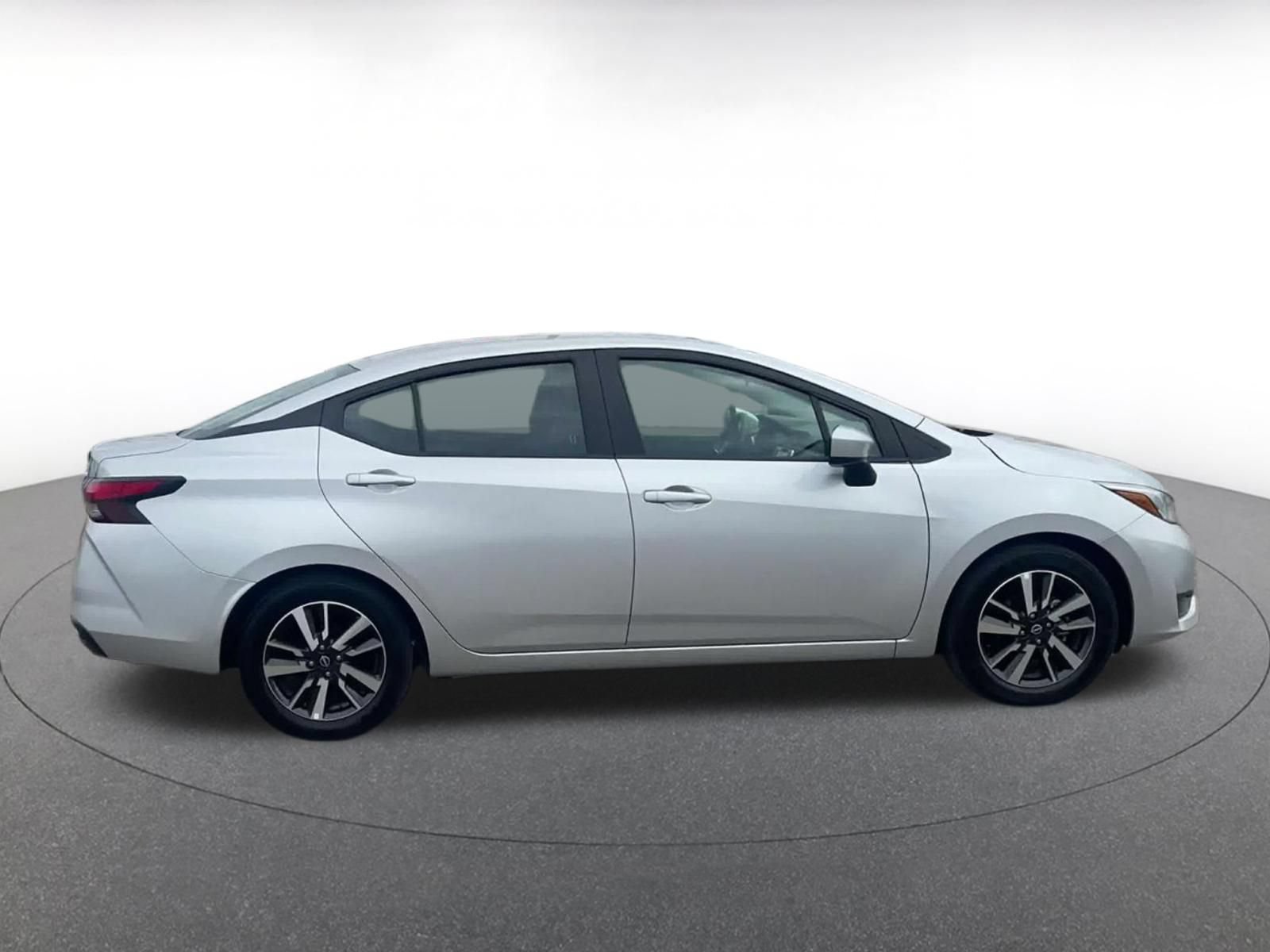 Used 2025 Nissan Versa SV FWD image 15