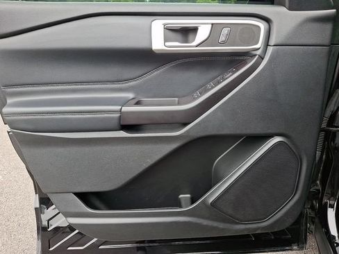 Certified 2020 Ford Explorer XLT w/ Equipment Group 202A AWD/4WD image 15