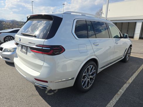 Certified 2023 BMW X7 xDrive40i w/ Executive Package image 2