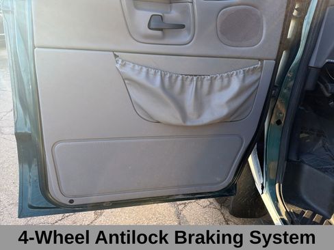 Used 2000 Ford E-350 and Econoline 350 XLT RWD image 10