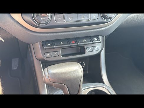 Used 2018 Chevrolet Colorado Z71 AWD/4WD image 19