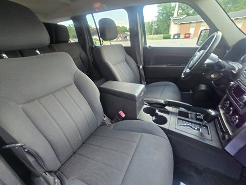 Used 2011 Jeep Liberty Sport w/ Popular Equipment Group AWD/4WD image 27